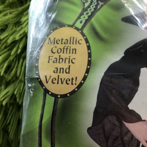 Child Elegant Coffin Vampiress Gown & Collar Velvet Collection Size Med 8-10 NEW - Picture 4 of 9